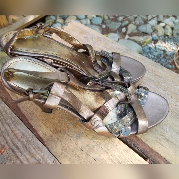 Size 9.5 Nine West high Heel platform shoes sandles Gold Bronze Ladies straps - Picture 5 of 8